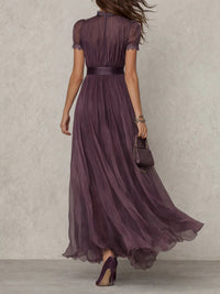 Ambre | Robe longue violette avec découpe goutte d'eau et bordure en dentelle de mousseline