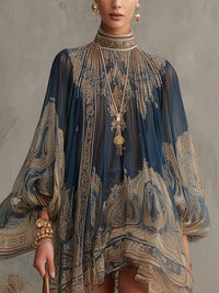 Agathe | Robe courte asymétrique en mousseline bleu marine à col montant et imprimé baroque