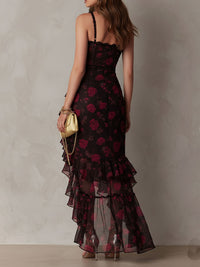 Edith | Robe courte drapée noire et rouge à fleurs et ourlet volanté