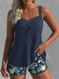 Carla - Maillot de Bain Rayé avec Short de Plage