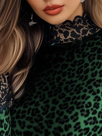 T-shirt en velours imprimé léopard avec panneaux en dentelle pour femmes